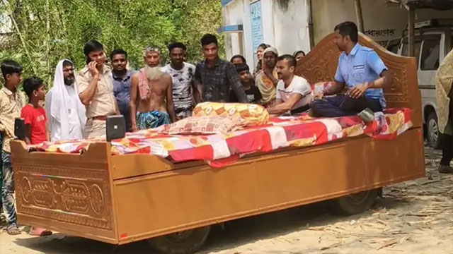 ভাইরাল সেই খাট। ছবি : সংগৃহীত