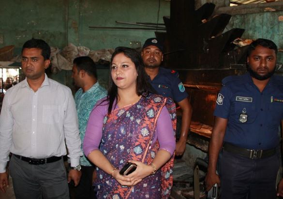 রূপগঞ্জে অভিযানে নেতৃত্ব দেন উপজেলা নির্বাহী কর্মকর্তা ও নির্বাহী ম্যাজিস্ট্রেট মমতাজ বেগম